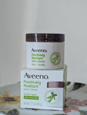 New In Box - Aveeno Positively Radiant Night Cream